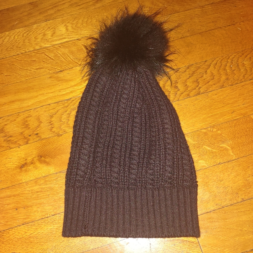 black hat with fuzzy pom pom small